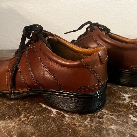 NIB Clarks Men\'s Touareg Vibe Oxford shoe in brown leather Size 7